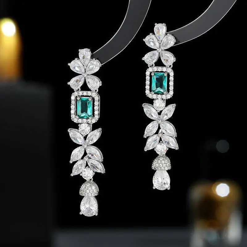 SUYU Light Luxury Exquisite Temperament Design Fashionable And Elegant Earrings Exaggerated And Atmospheric Long Earrings Y250812