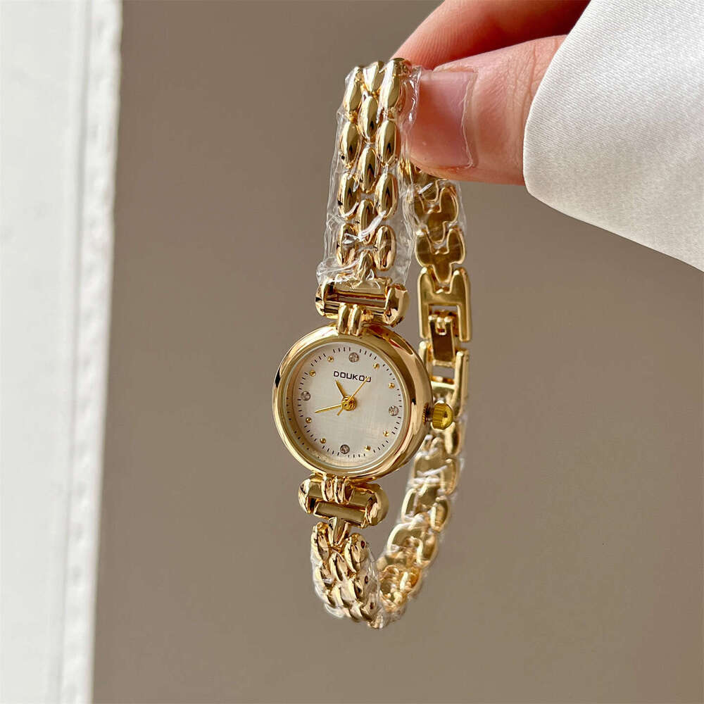Hot Selling Simple Gold and Silver Small Chain Elegant Women's Watch Wristwatch