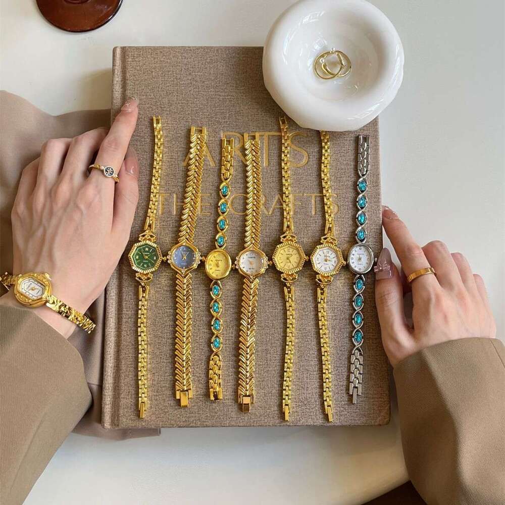 Vintage Gold Bracelet Women's Niche Light Luxury Small Exquisite High-end Quartz Watch