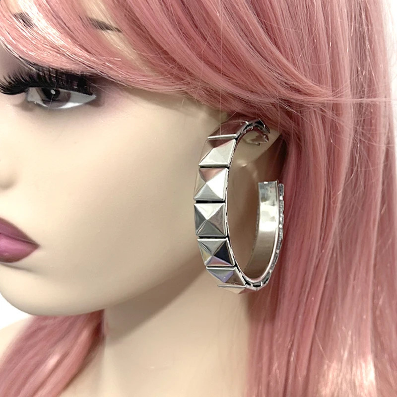 Punk Jewelry Silver 3D Geometric Earrings for Women Fashion Y2K Earrings Gothic Accessories Grunge Korean Charm Earrings 250812