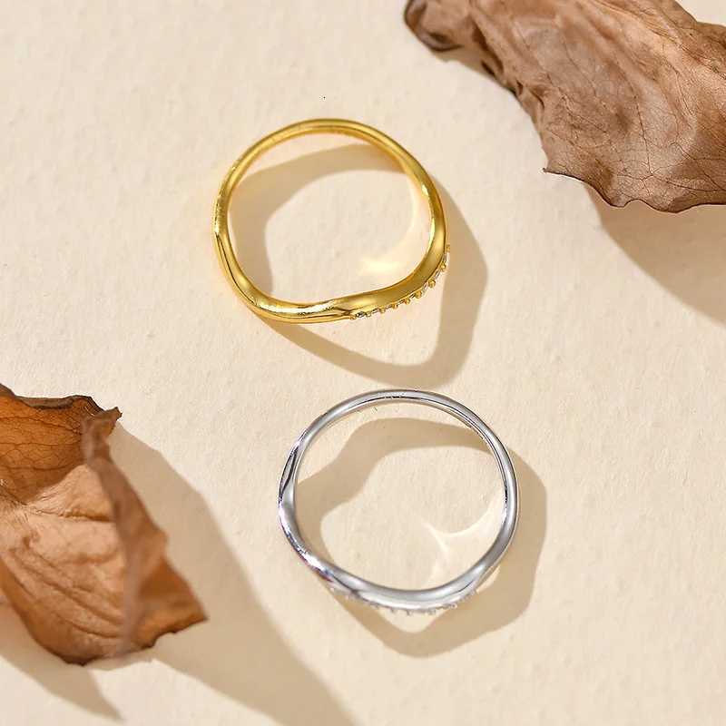 925 Sterling Silver Wavy Curve Statement Finger Ring for Women Fashion Simple Chic Hip-hop Couple Layered Jewelry Gift W250812