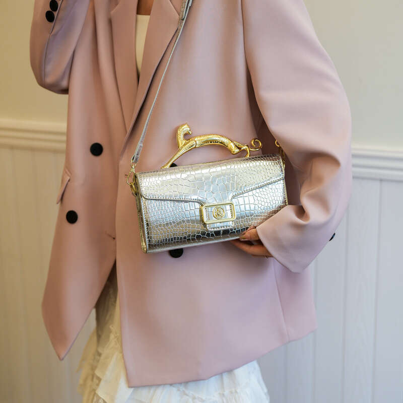 2025 New Women's Single Shoulder Crossbody Trendy Handbags Shell Tote Bag