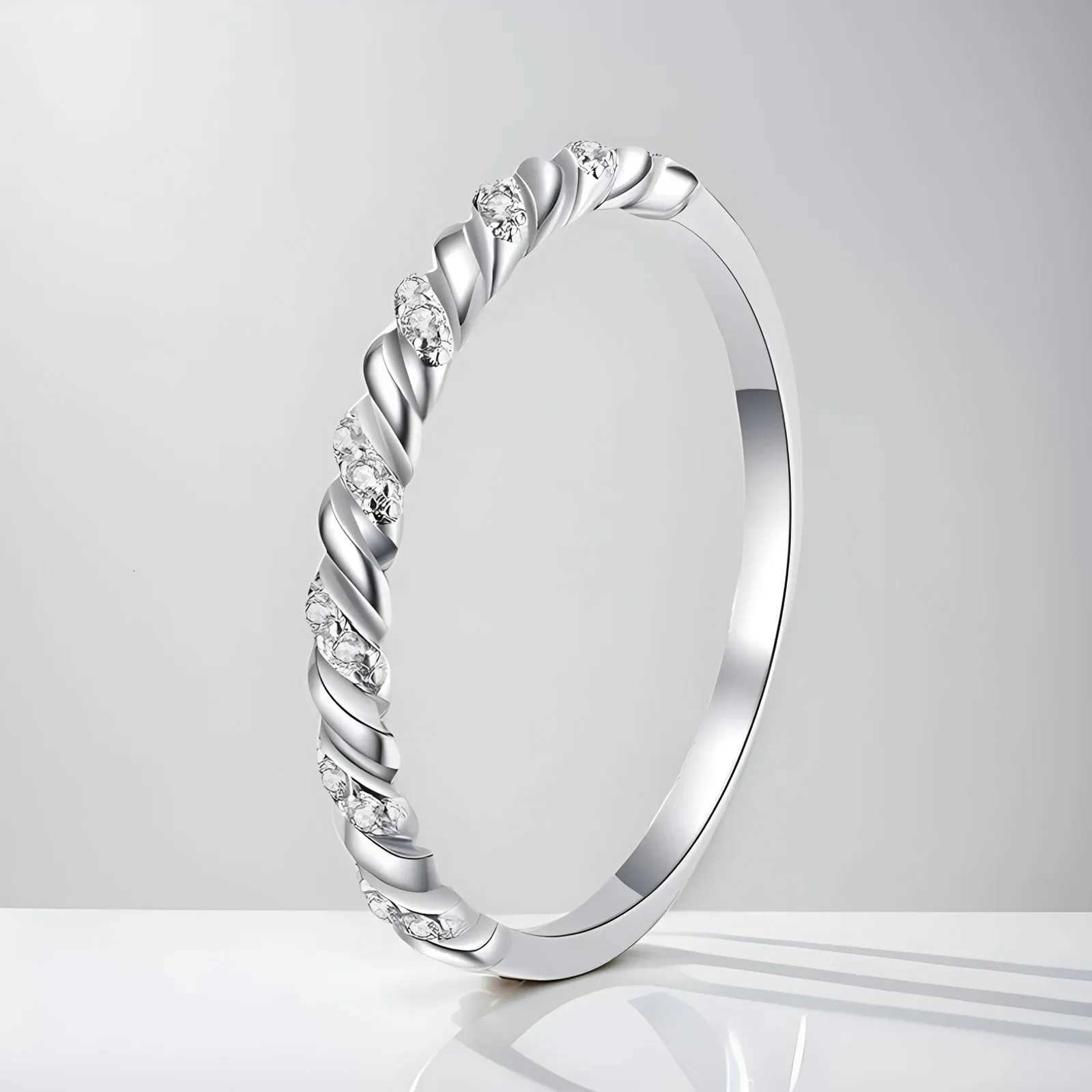 925 Sterling Silver with 18K Gold Plated Full Moissanite Ring Diamond Engagement Wedding Bridal Band Jewelry for Women W250812