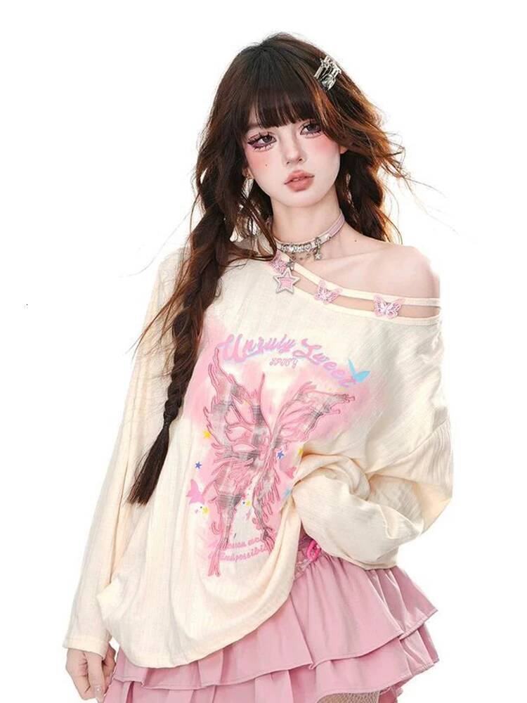 2025 street wear Bufferfly T-shirt women's loose hollow long sleeved retro T-shirt American sweet casual oversized design letter new top new desi