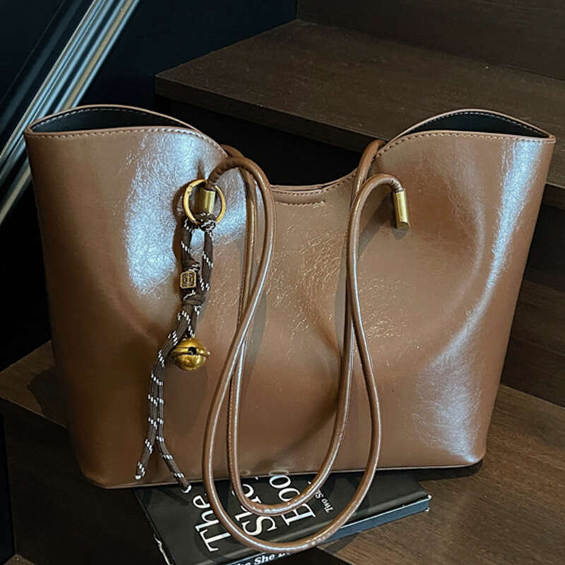 Capacity Tote for Women 2025 New Simple Versatile Casual Lazy Style Luxury Designer Bags Underarm Shoulder Commuter Large Bag
