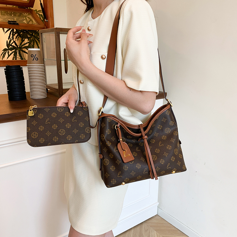 Womens Luxury Light… - image