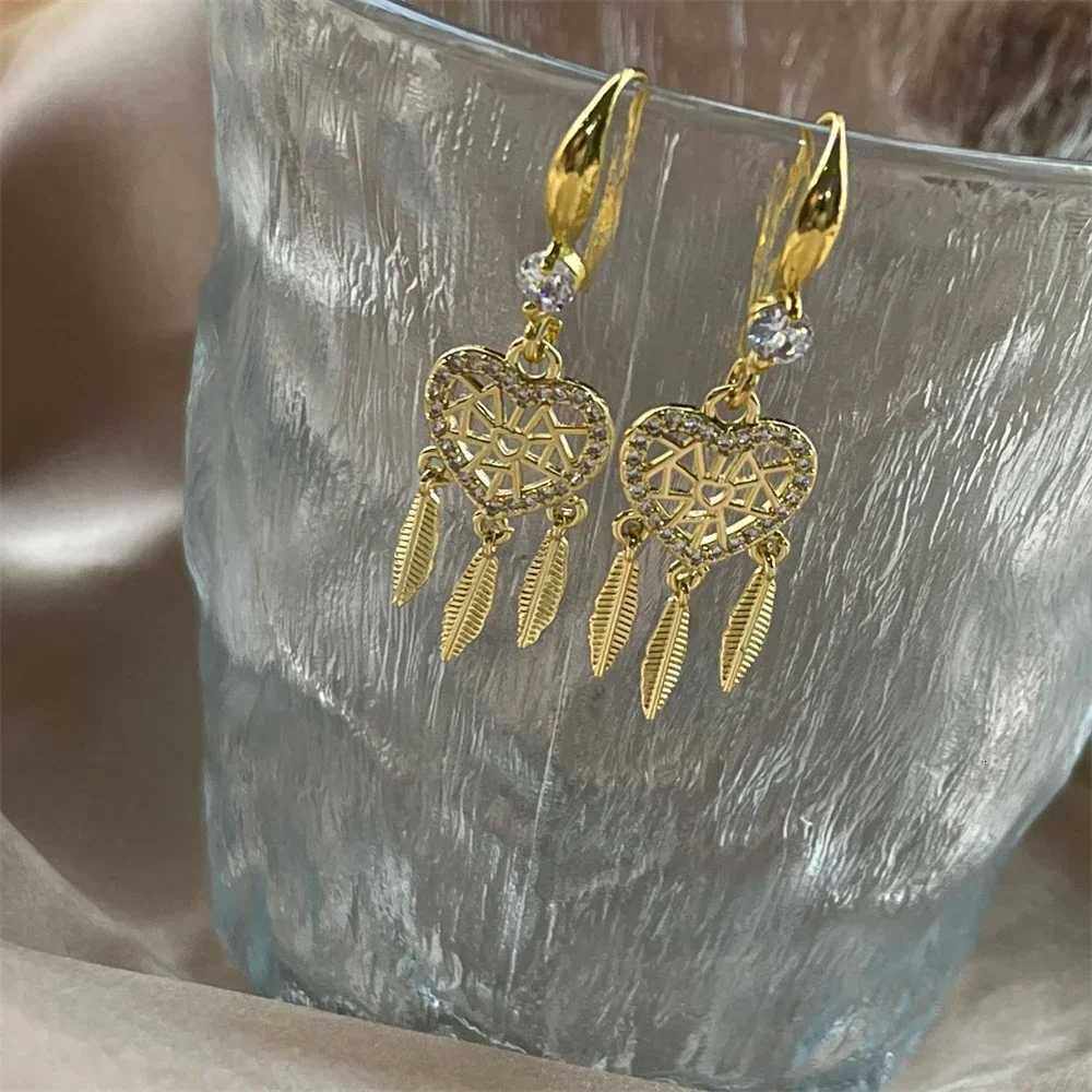 Vintage Bohemian Dream Catcher Feather Earrings for Women Ethnic Long Heart Crystal Dangle Earrings Casual Vacation Jewelry Y250812