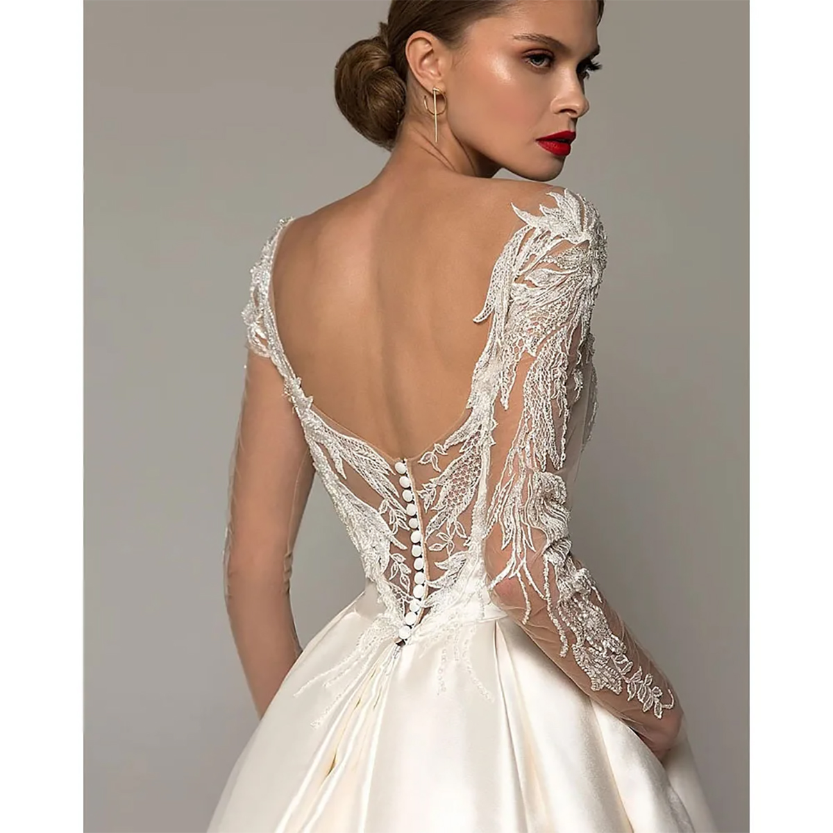 Vintage Satin Wedding Dresses A Line Long Sleeves Princess Style Bridal Gowns with Cathedral Train Custom Made Backless Dresses for Castle Engagement