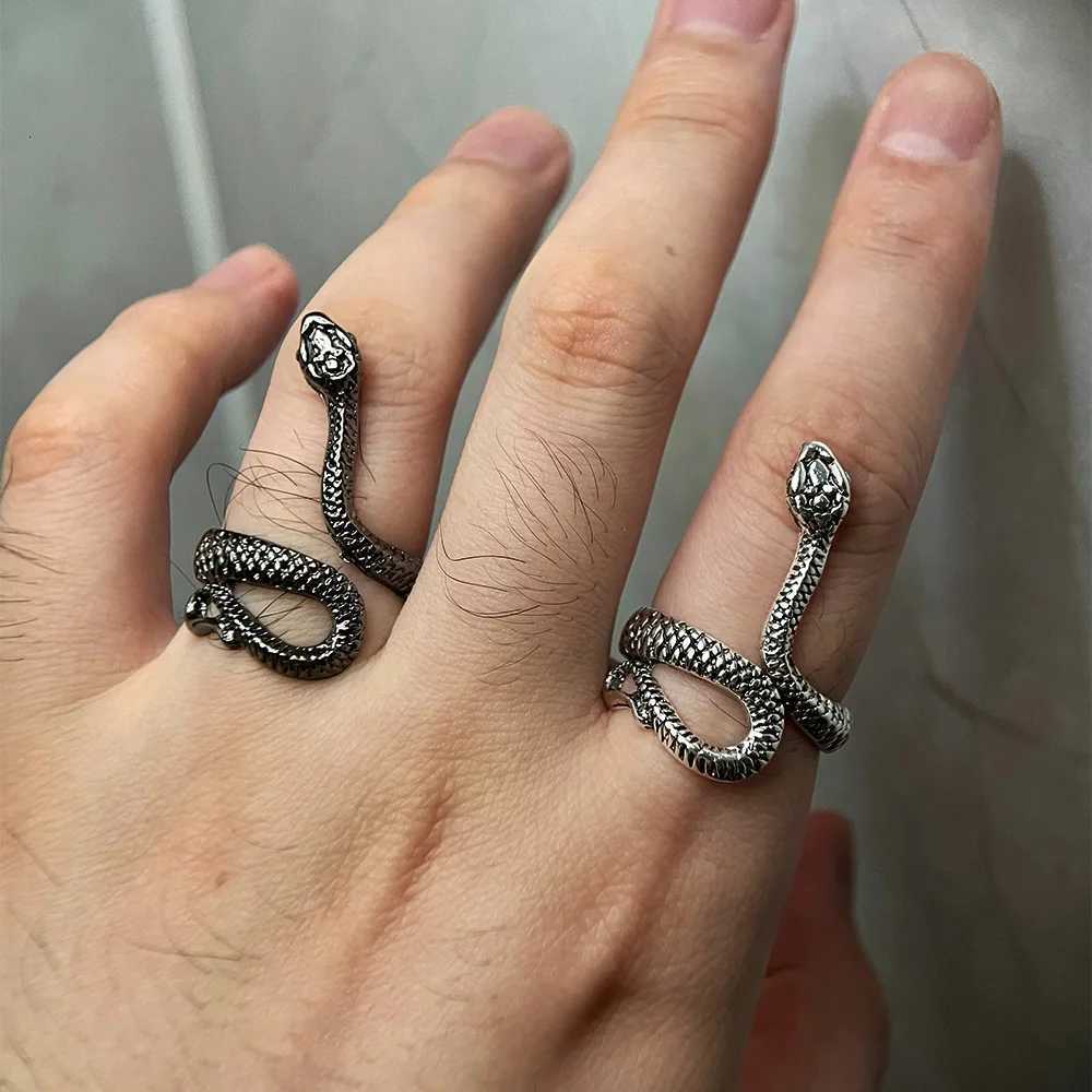 Retro Snake Python Ring For Men Women Silver Color Punk Gothic Alloy Open Ring Handmade Designer Jewelry Unisex Accessories Gift W250812