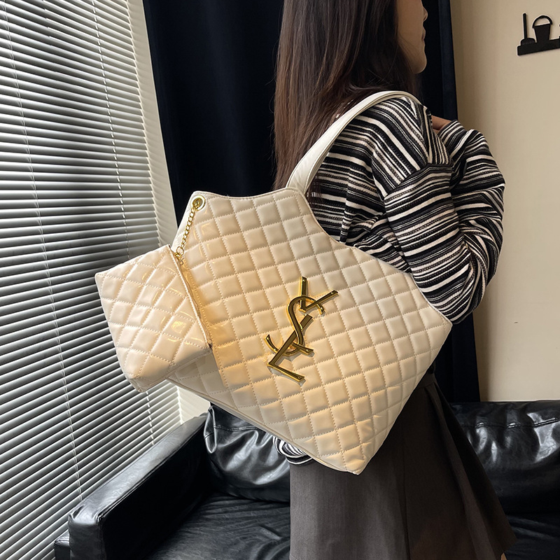 Designer bag free shipping hot Light luxury outdoor casual tote bag simple and versatile vintage high-capacity handbag