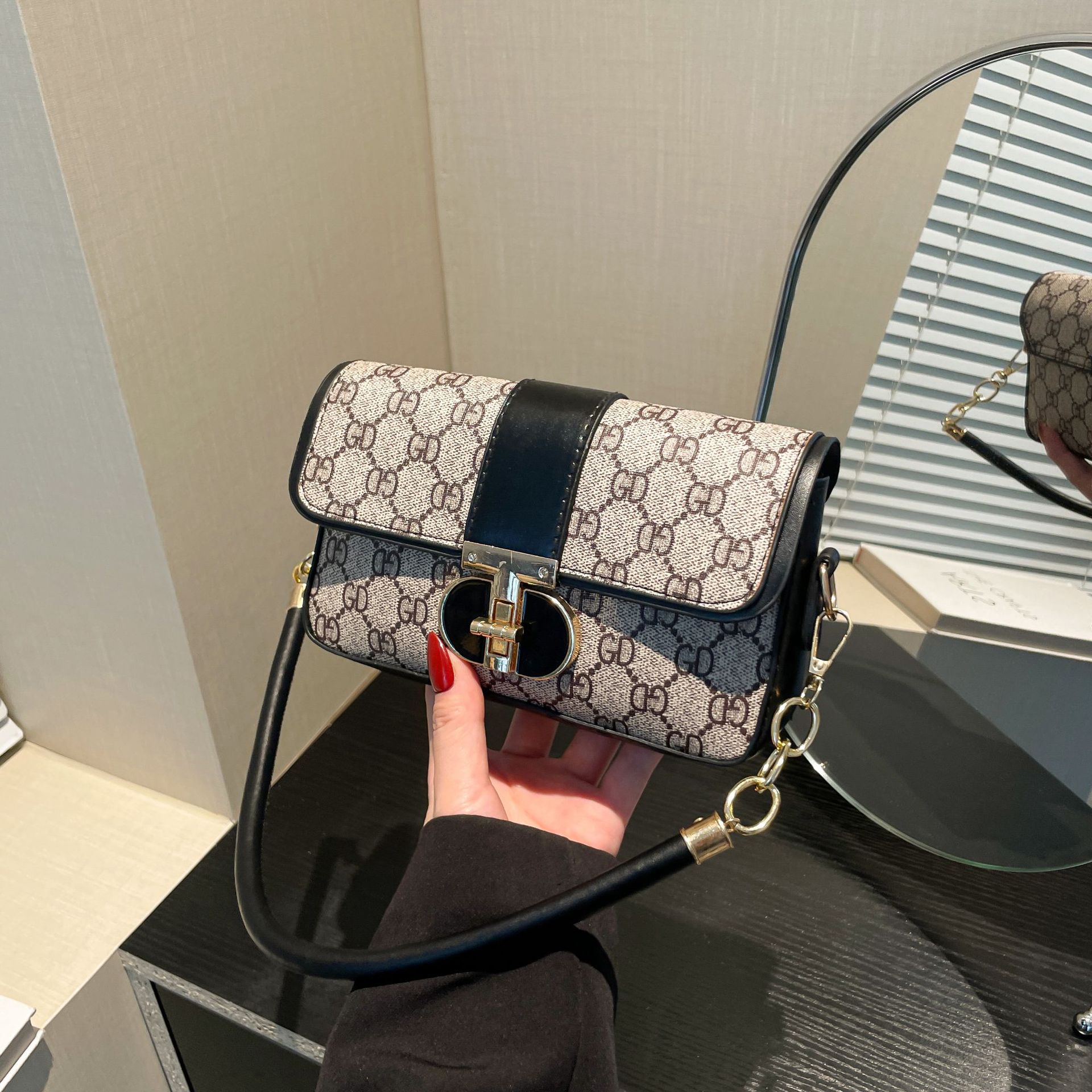 Textured and niche single - shoulder underarm bags for women. The trendy 2025 style fashionable solid - color small square bags versatile cross - body