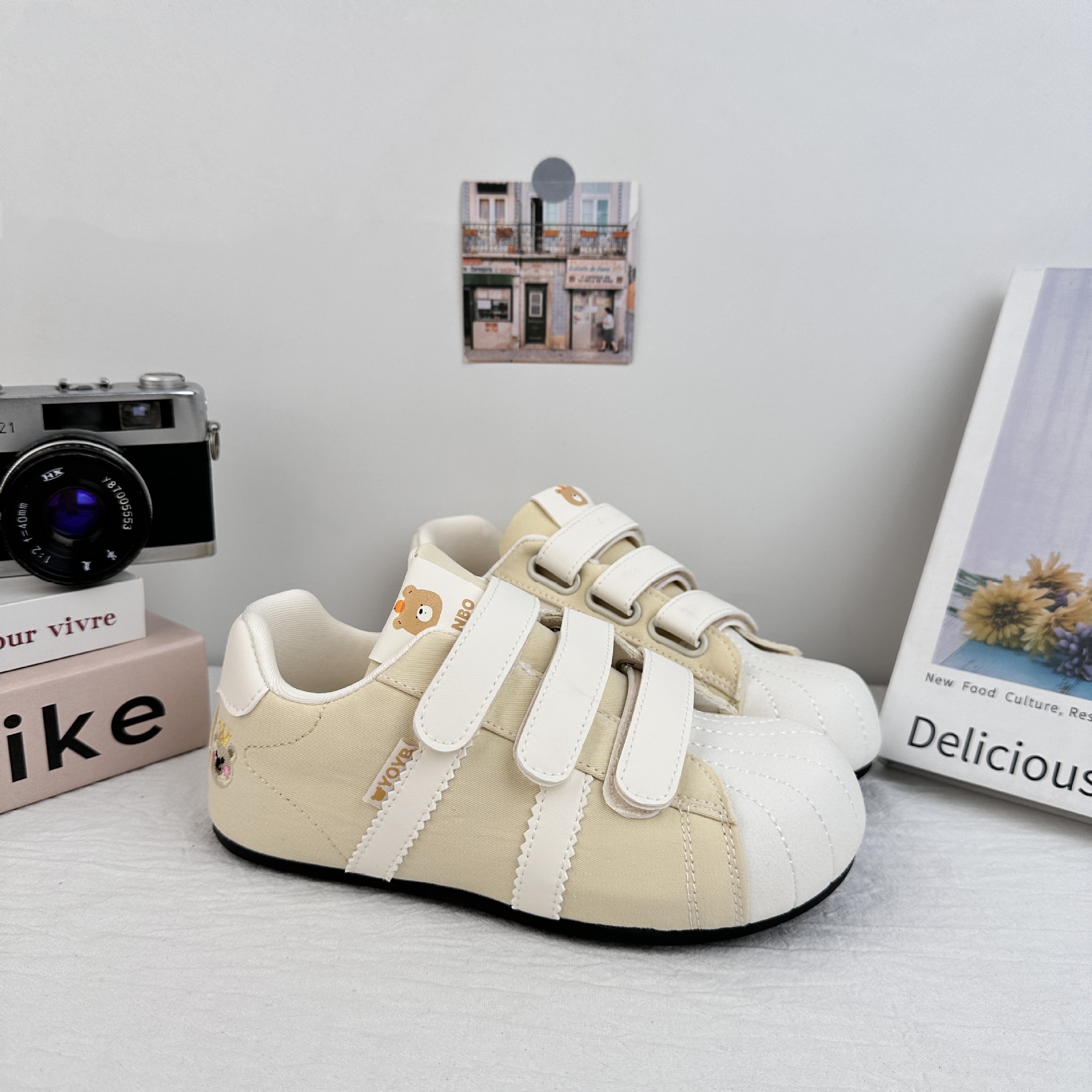 Women's Cartoon Canvas Shoes New Summer 2025 Model Flat Shoes With Delicate Embroidery