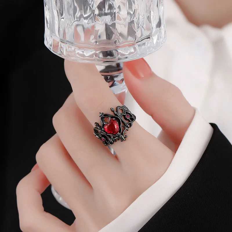 Gothic Cross Ring Heart-Shaped Ring Womens Special Fun Light Luxury French Medieval Mens Adjustable Rings In Multiple Colors W250812