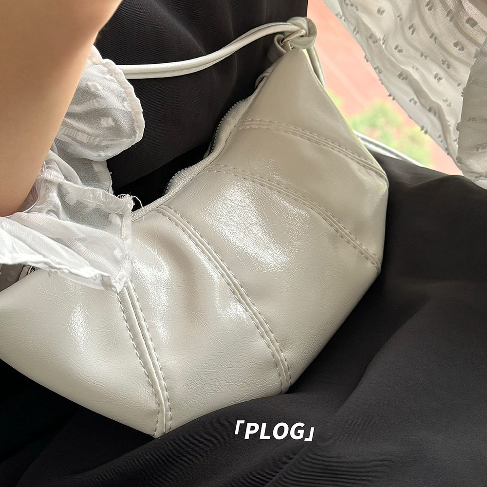 Korean Niche Ox Horn New Fashion Simple Crossbody Dumpling Versatile Shoulder Bag ddmymarket