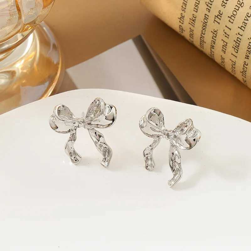 Adorable 18K Gold-Plated Bow Earrings - Simple Stainless Steel for Girls Fashion Jewelry Y250812