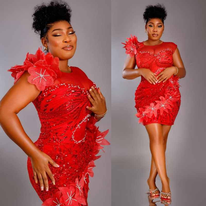 2025 Plus Size Red Cocktail Dresses For Women Short Mini Dress Flora Illusion Sheath Sheer Neck Beaded Lace Homecoming Dresses Mini Gown For Nigeria B