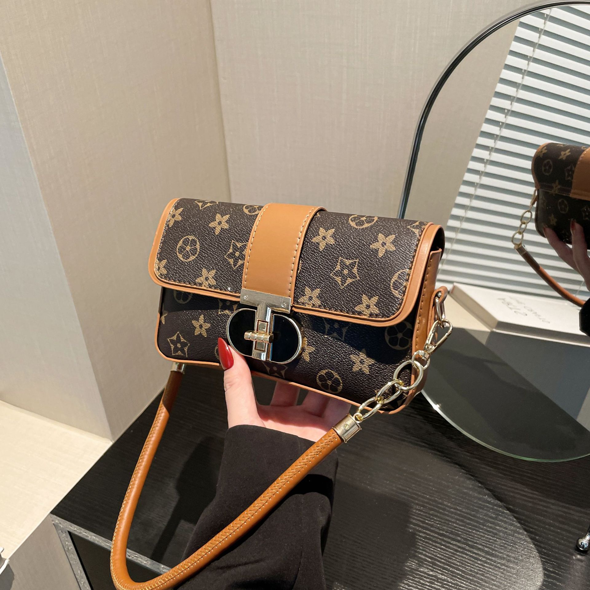 Textured and niche single - shoulder underarm bags for women. The trendy 2025 style fashionable solid - color small square bags versatile cross - body