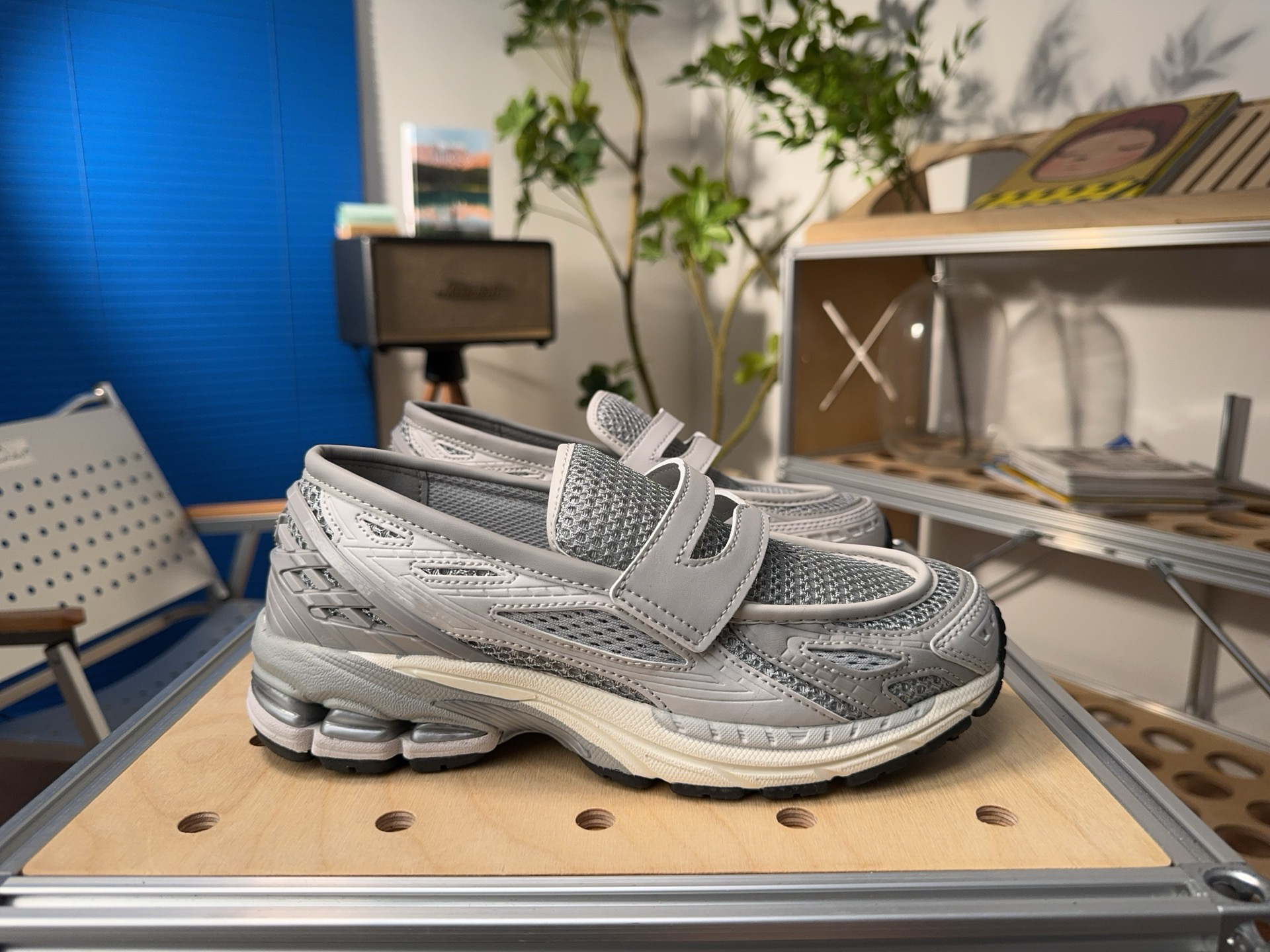 SS158 AAAAA Designer Shoes Casual fashion shoes for men and women, silver-gray and black, low-top, shock-absorbing casual shoes