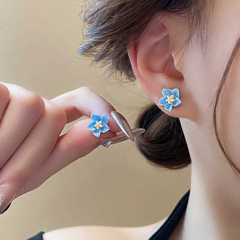 Resin Blue Camellia Stud Earring for Women New Trend Sweet Jewelry Accessory Wedding Christmas Gift Y250812