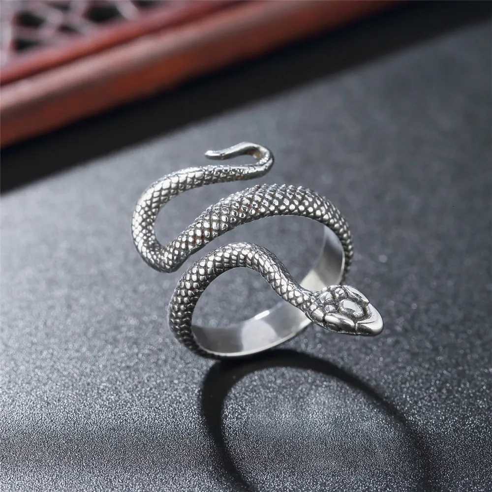 Retro Snake Python Ring For Men Women Silver Color Punk Gothic Alloy Open Ring Handmade Designer Jewelry Unisex Accessories Gift W250812