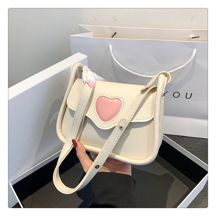 Cute Love Shoulder Bag Fashionable and Personalized Crossbody Bag Versatile PU Leather Mobile Phone Pouch Women Underarm Bags