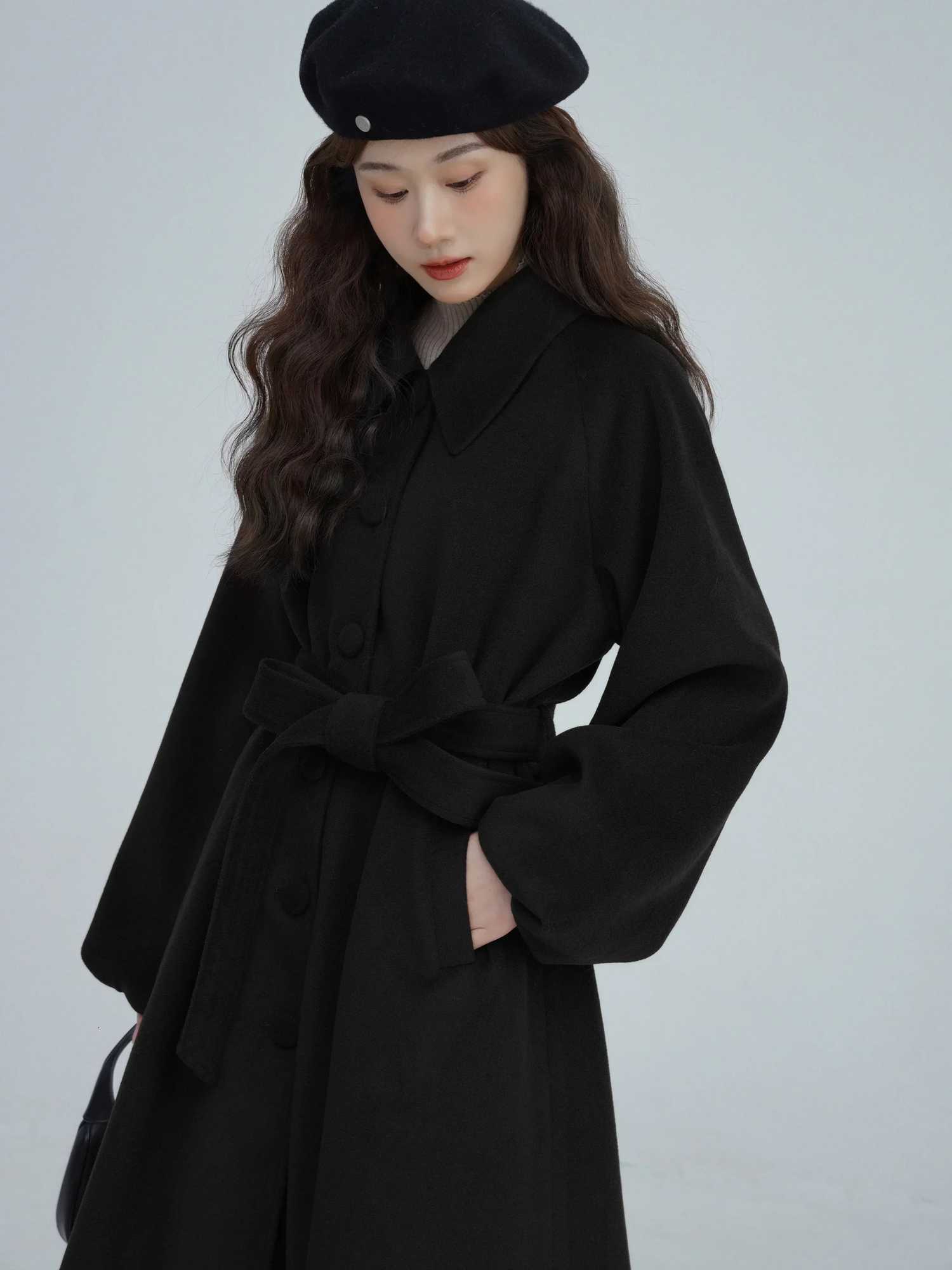 Vintage Red Wool Cape Coat with Belt Loose Fit Retro Style Womens Warm Woolen Outerwear Casual Chic Coat for Fall Winter Z250813
