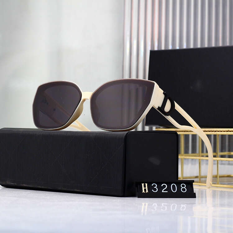 2024 new for women, trendy and high-end, popular on the internet, large frame plain glasses, street photos, sun