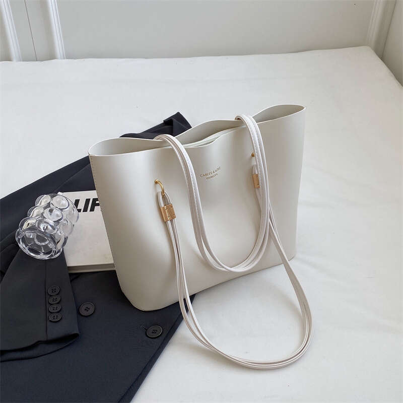 Internet Celebrity Trendy Commuter Crossbody Niche Handbag Single Shoulder Large Capacity Soft Leather Tote Bag