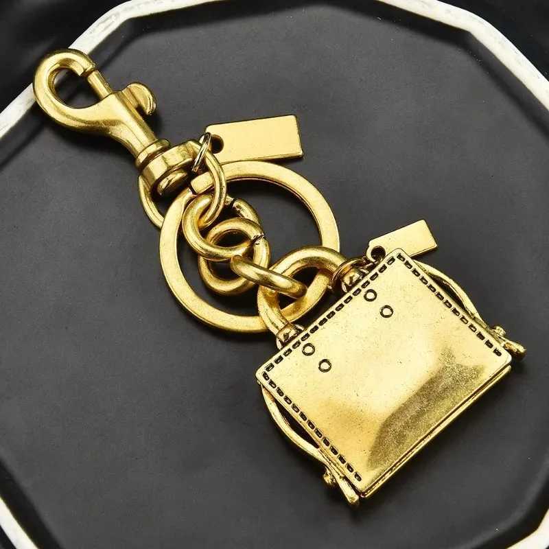 Simple bag pendants accessories schoolbag hangers ladies keychain pendants high-end style keychains S250814