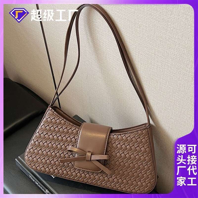 2025 Design Underarm For Women, Cute And Versatile Fashionable Commuter Texture Single Shoulder Bag
