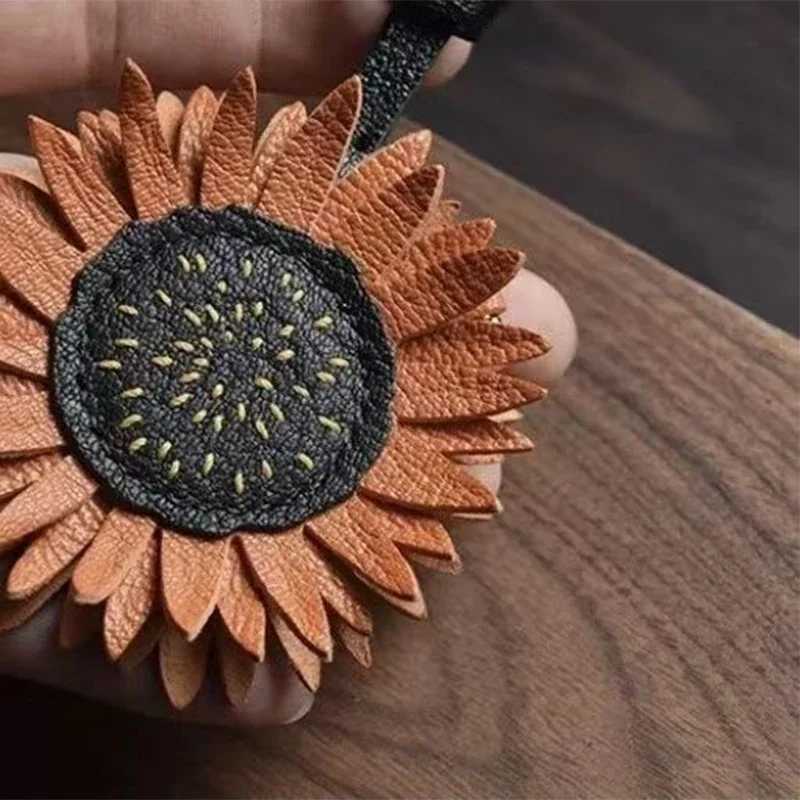 Sunflower Theme High Quality Bag Pendants Accessories Genuine Leather Pumpkin Car Decor Handbag Ornament Key Chain Perfect Gift Y250814