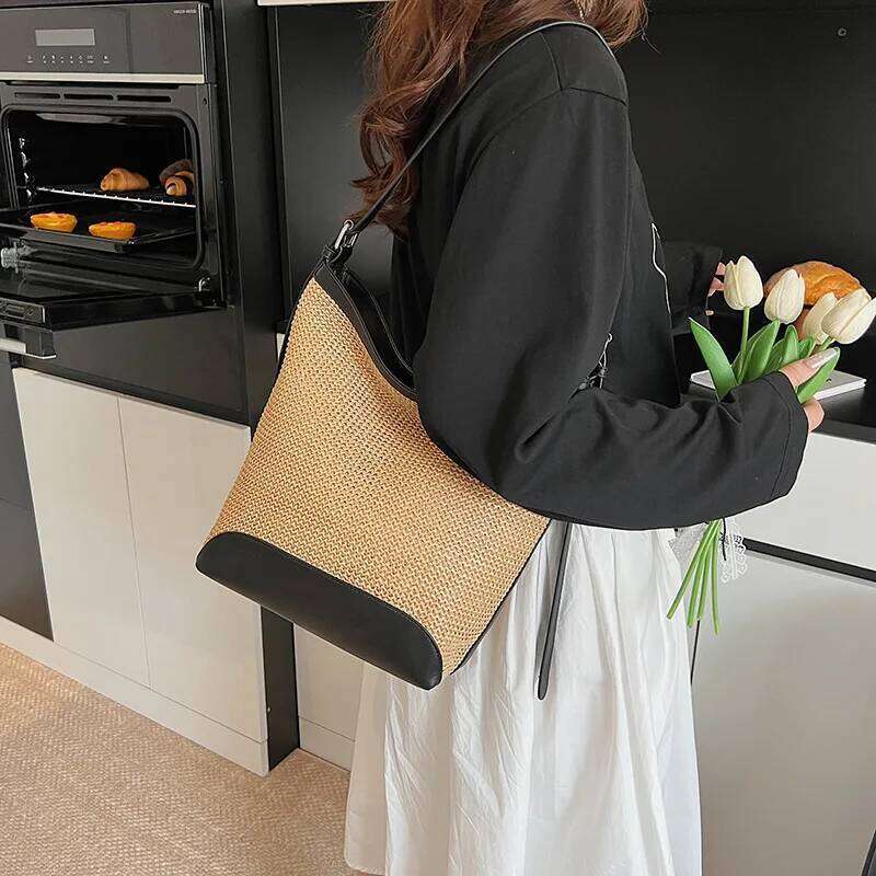 Hot Selling Korean Woven Bucket Bag For Women Minimalist Shoulder Crossbody Purse Fashionable Handbag Designer Bags