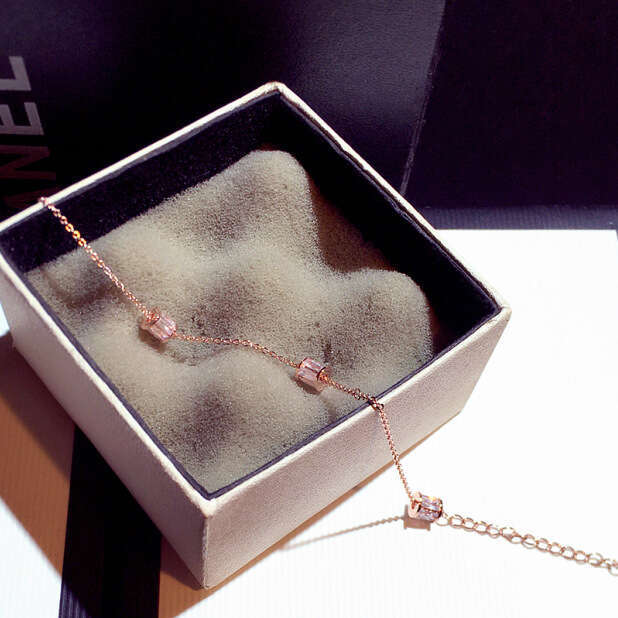 New Fashion Korean and Japanese Style Trendy Zircon Inlaid Circle Elegant Bracelet Jewelry for Women S00309