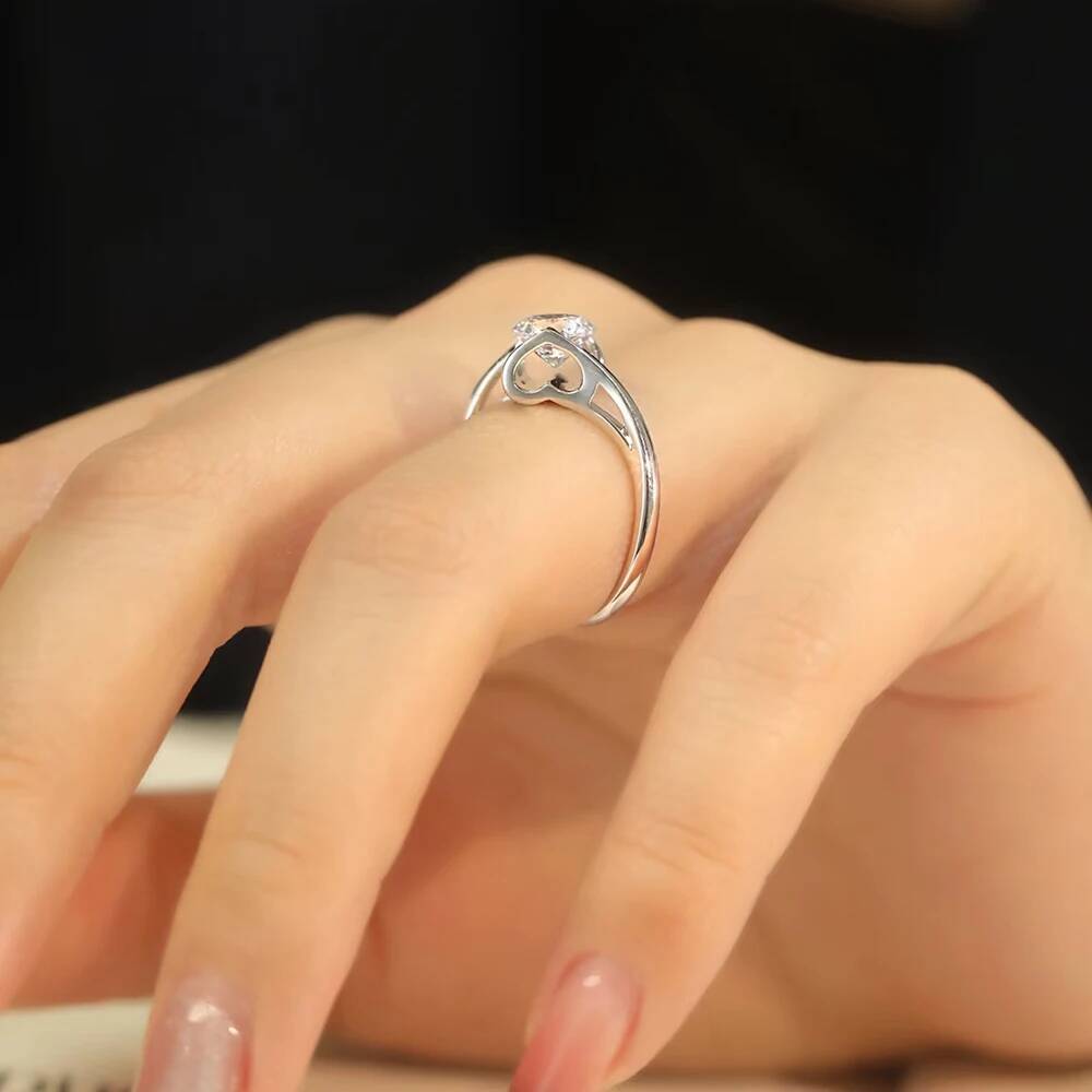 BXINY 0.5/1CT Moissanite Ring 925 Sterling Silver for Women Solitaire Diamond Emgagement Wedding Band Gift Jewelry GRA Certified