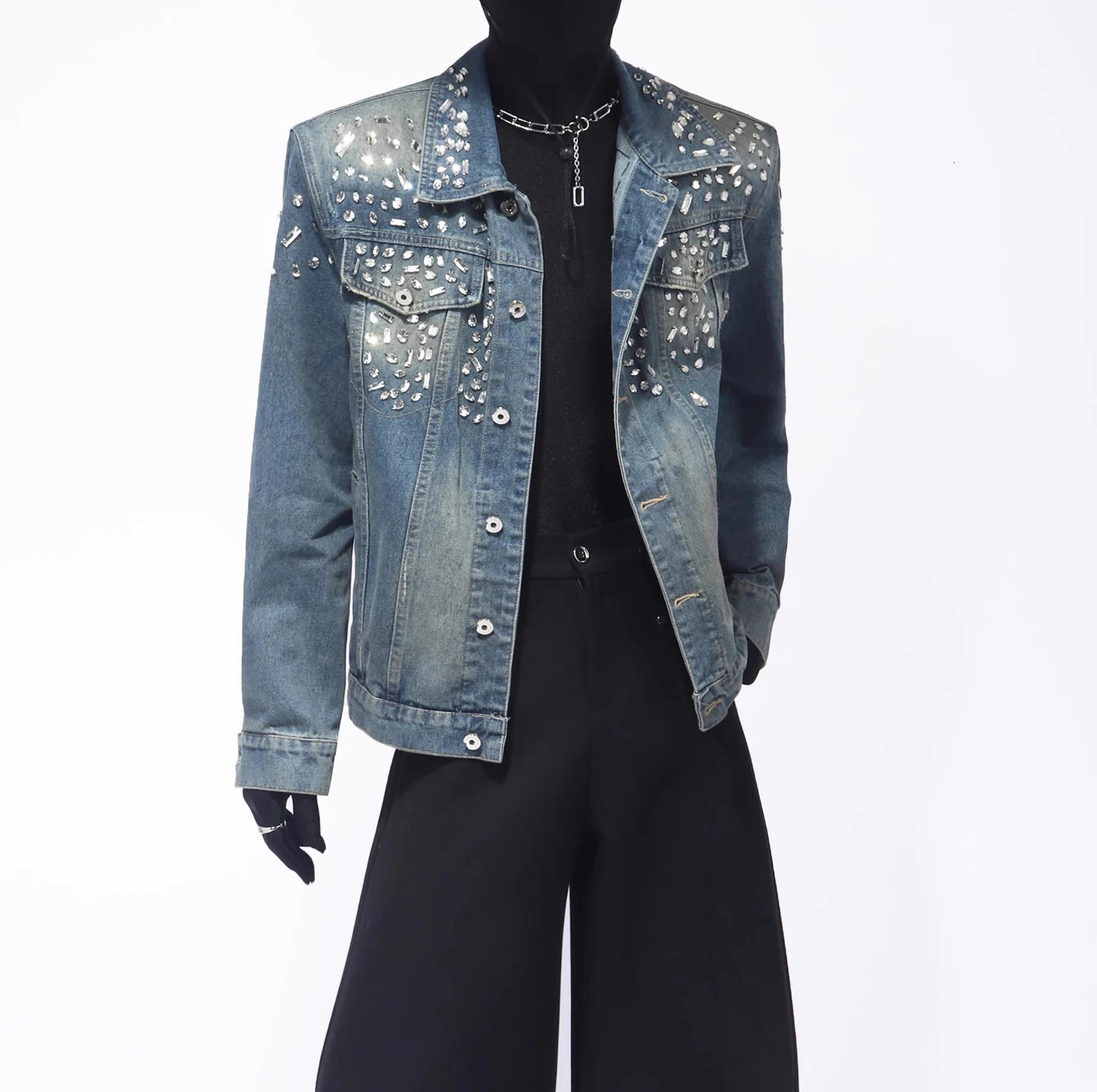 Mens Autumn Loose Fashion Denim Coats Male Chic Trendy Versatile Jackets American Style Retro Rhinestone Denim Jackets 250811