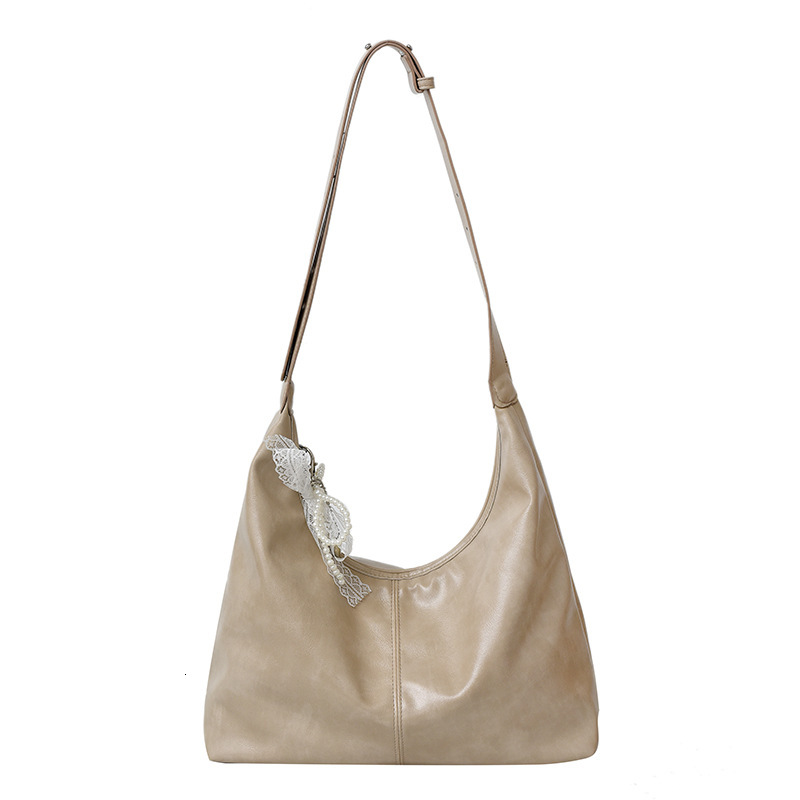 designer bag 2025 New Versatile Luxury bag Stylish Large Capacity Underarm Bag for Women Fashion Simple Niche Commuter Shoulder Crossbody Bag