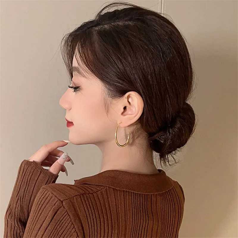 Hot Sale 925 Silver Needle Geometric Oval Hoop Earrings For Women Simple Design Earrings Party Wedding Jewelry eh2008 XJ250814