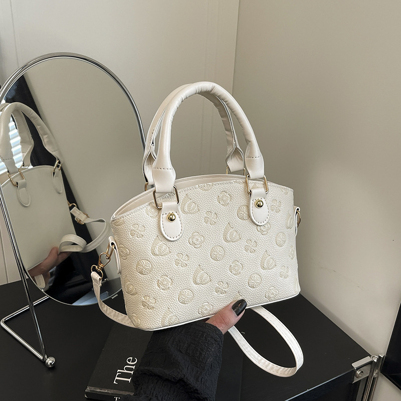 Luxury Brand Designer Bag 2025 New Fashion Large Capacity Women's Bag Fashionable Shoulder Bag For Girls Trendy Crossbody Commuter Bag