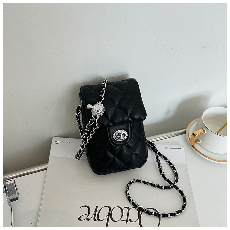 Luxury Brand Designer Bag 2025 New Summer New Bag Women's Diamond Chain Small Style Fashion Single Shoulder Bag Trendy Crossbody Phone Bag