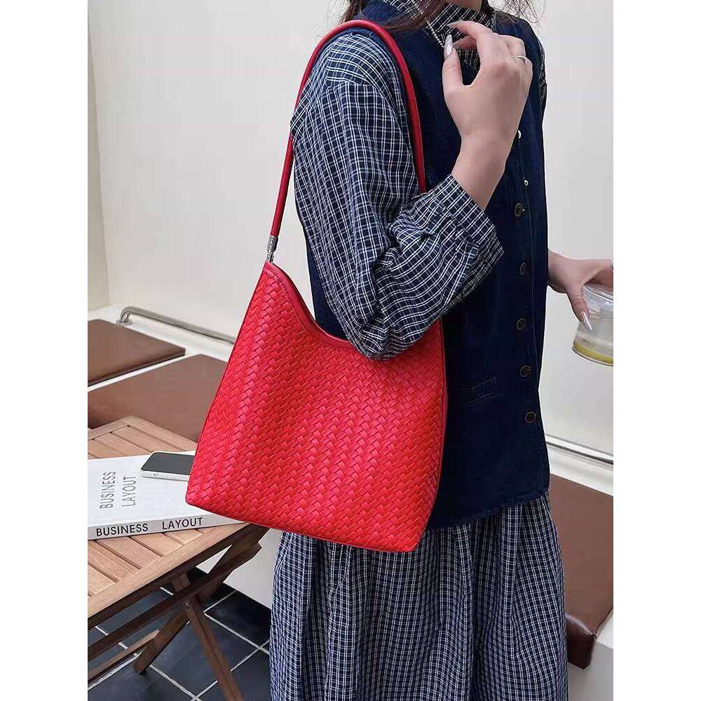 High-End Tote for Women 2025 New Trendy Woven Fashion Versatile Shoulder NEW free shipping Bag Light Luxury Soft Leather Hot Trend