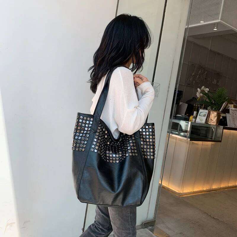 New Arrival Fashion Women's Korean Version Of The Artificial Leather Rivet Chain Foldable Shoulder Messenger Bag Large