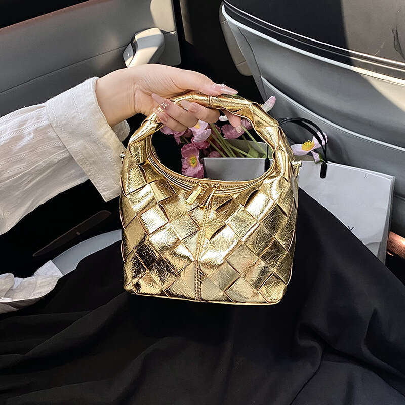 Gold High-End 2025 Woven Handbag Fashionable White-collar New Chinese Style Bag