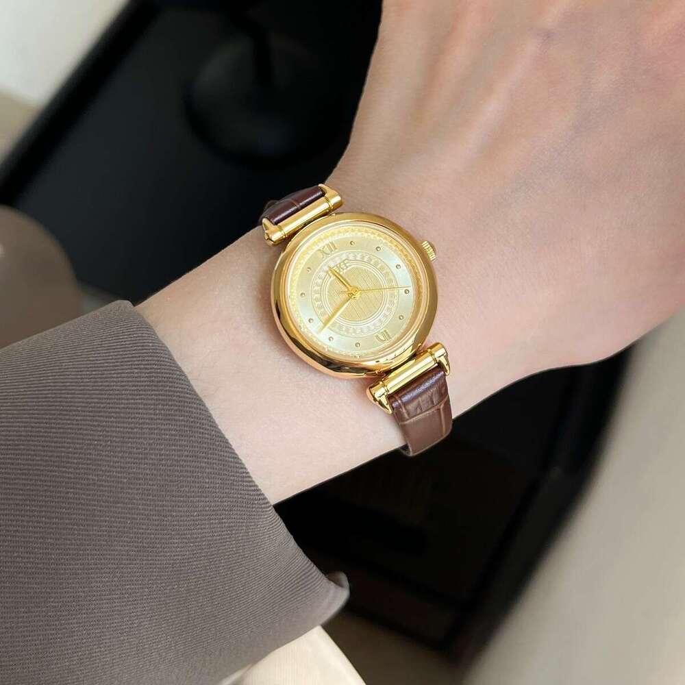 Round Small Dial Watch for Women, Niche Light Women Luxury Designer Artistic High-End Commuter Leather Strap Quartz Wristwatch