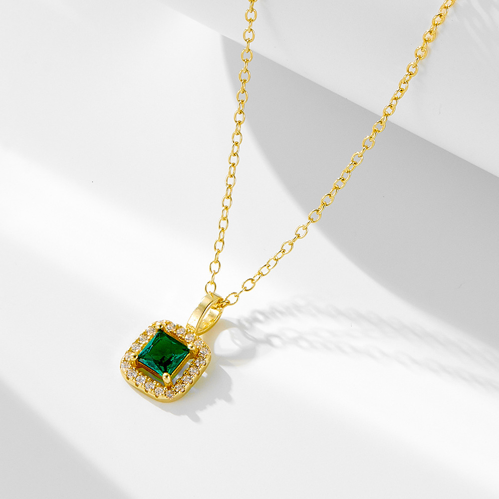 S Pure Sier Square Emerald Zircon Pendant Necklace for Women New Style Elegant Light Clavicle Chain