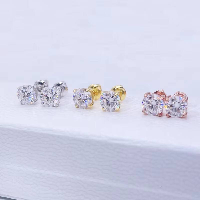 Classic Design Sterling Sier Screw Back GRA Certificated Dia Moissanite Stud Earrings