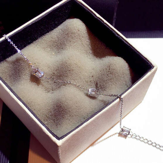 New Fashion Korean and Japanese Style Trendy Zircon Inlaid Circle Elegant Bracelet Jewelry for Women S00309