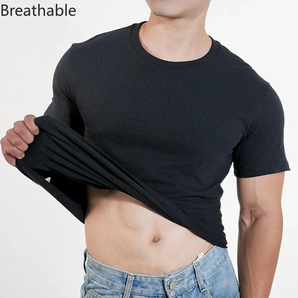 Men T shirts Polyester Thin Short-sleeve Tee Fitness Muscle Joggers Bodybuilding Quick Dry tshirt Male Gym Clothes Oversize tops 250813