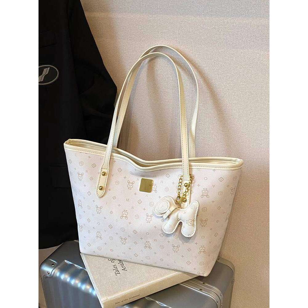 2025 New Korean Fashion Trend Large Capacity Tote for NEW free shipping Women, Commuting to Work, High-End Feel Underarm Bag