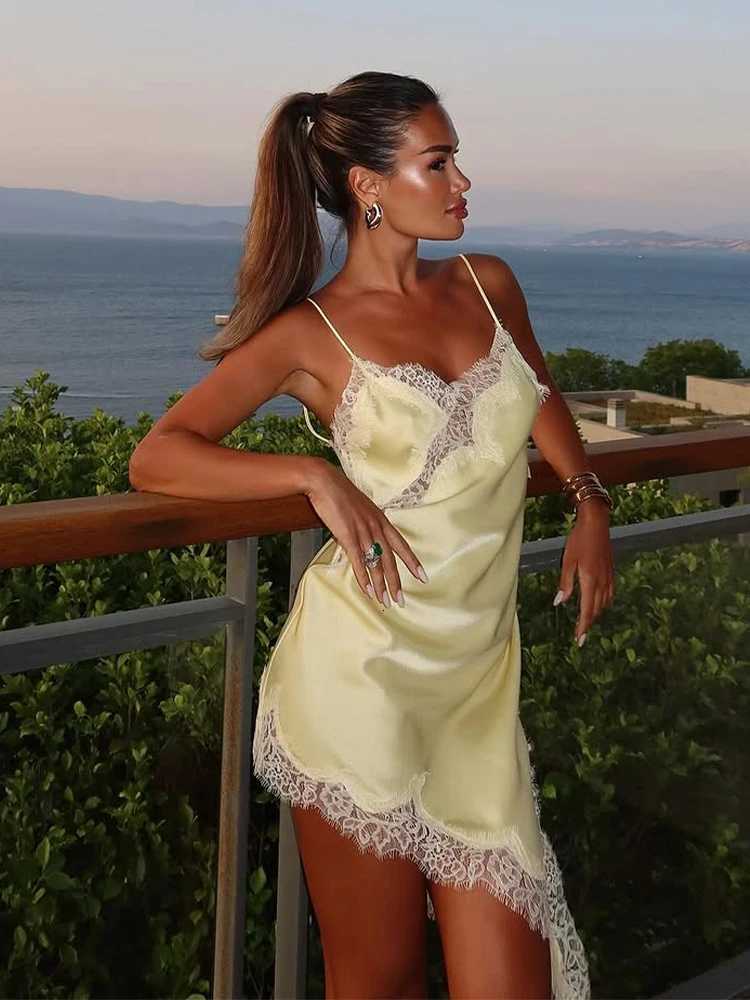 Yellow Satin Lace Splicing Sling Dress Women Ele Irregular Hem V Neck Backless Sleeveless Gown Chic Women Party Club Dress XJ250814