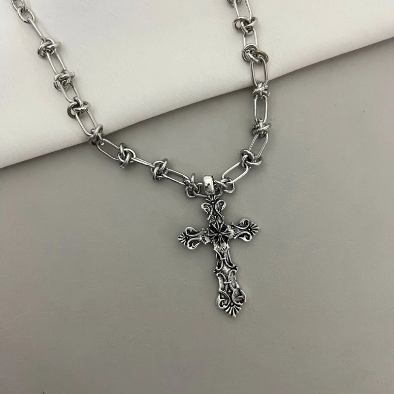 Vintage Cross Pendants Necklace for Women Kpop Punk Chain Necklaces Long Korean Fashion Retro Jewelry on The Neck Gift 250812